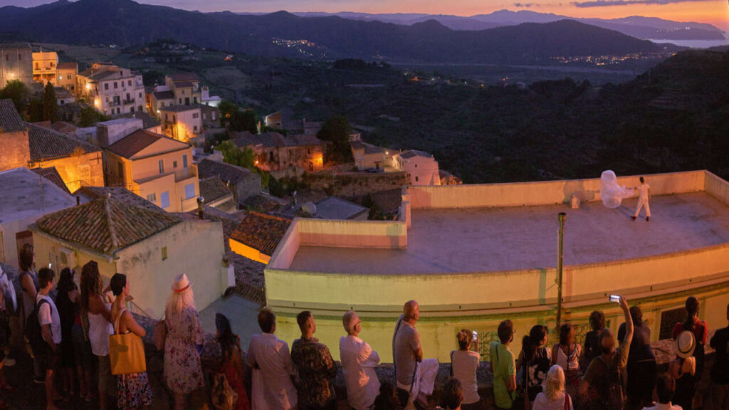 CASTROREALE – Si appresta ad accogliere InCastro Festival: dall’8 al 14 luglio l’evento che unisce danza, musica e paesaggio