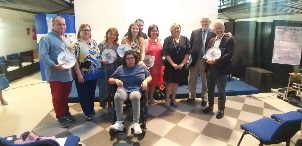 BROLO – “Il caregiver: chi è e qual è il suo ruolo sociale”. Il convegno organizzato da Semplice…MENTE Insieme