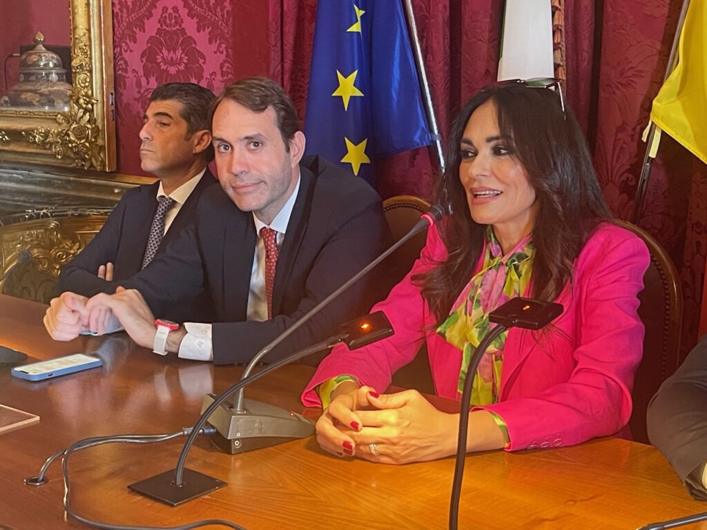 SPOT – Maria Grazia Cucinotta s’innamora… del pesce siciliano. Presentato lo spot istituzionale “Bonu è”