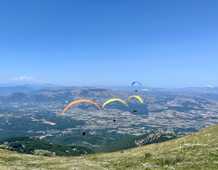 PARAPENDIO – In Sicilia e a Milano i titoli italiani 2023 di volo in parapendio
