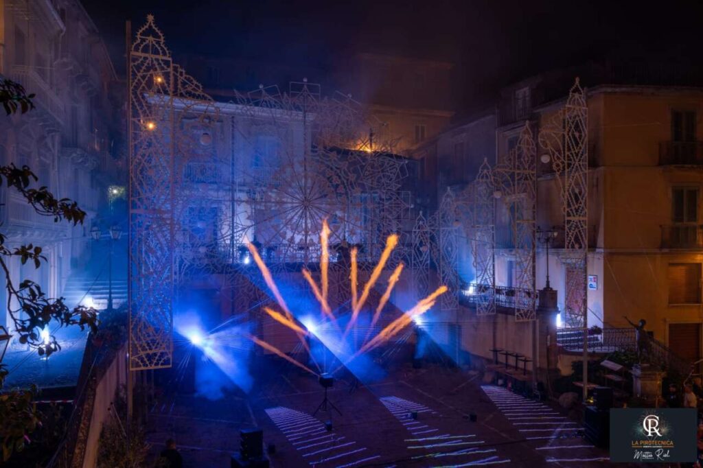 CON IL NASO ALL’INSU’ – “La Danza del Fuoco”: Magia e Innovazione nell’Arte dei Fuochi d’Artificio