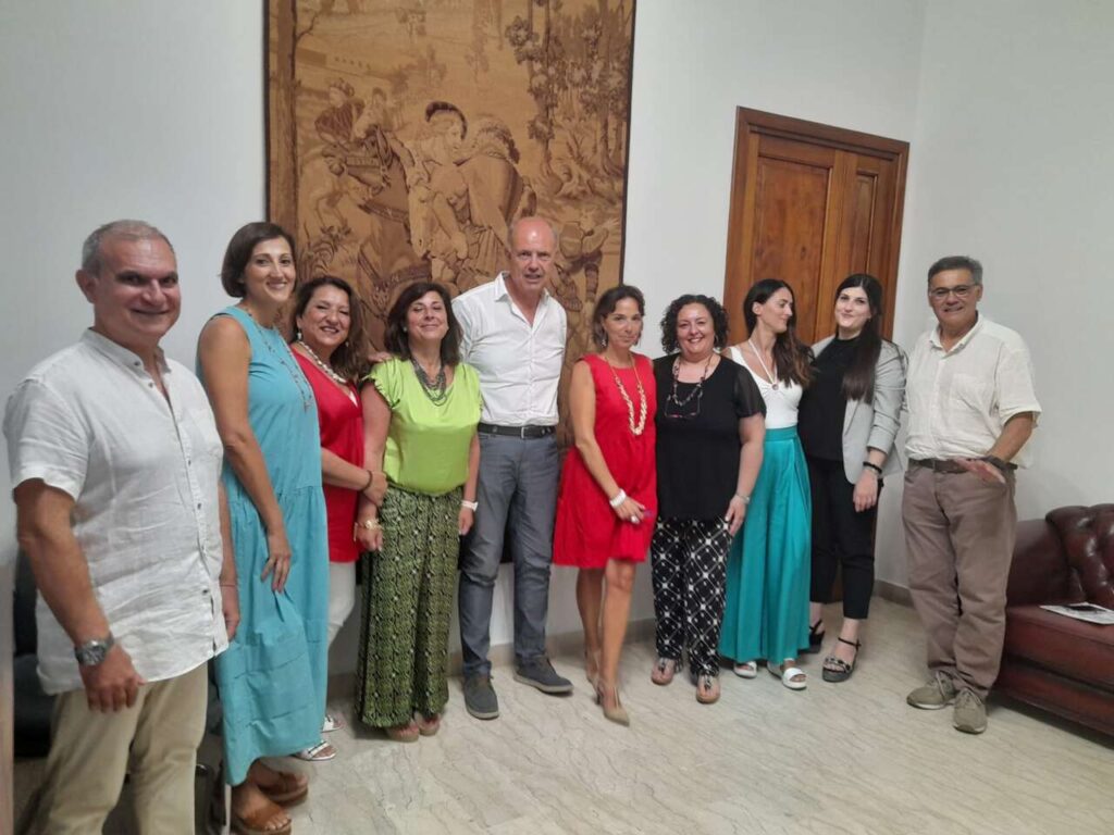 MILAZZO – A Palazzo dell’Aquila s’insediano cinque assistenti sociali, presto in arrivo anche gli operai