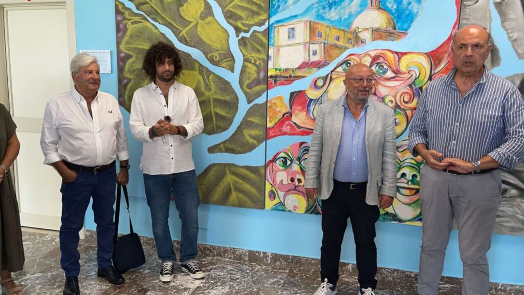 MILAZZO – Cerimonia di consegna di un murales all’ospedale Fogliani da parte degli artisti Sposari e Currò