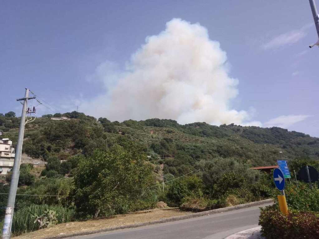 SINAGRA – Segnalato un incendio in località Crispo