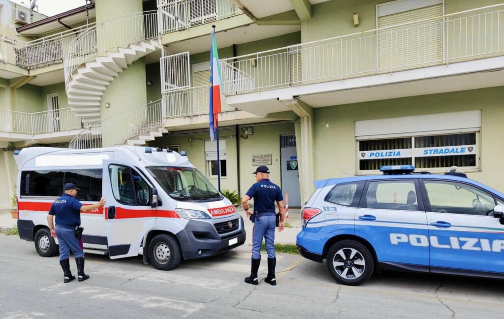 PATTI – La Polizia di Stato sequestra un’ambulanza perchè priva di revisione e autorizzazione sanitaria