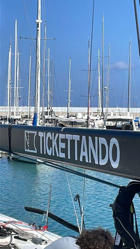 TICKETTANDO – Navigando intorno alle Eolie apre le vele verso il successo