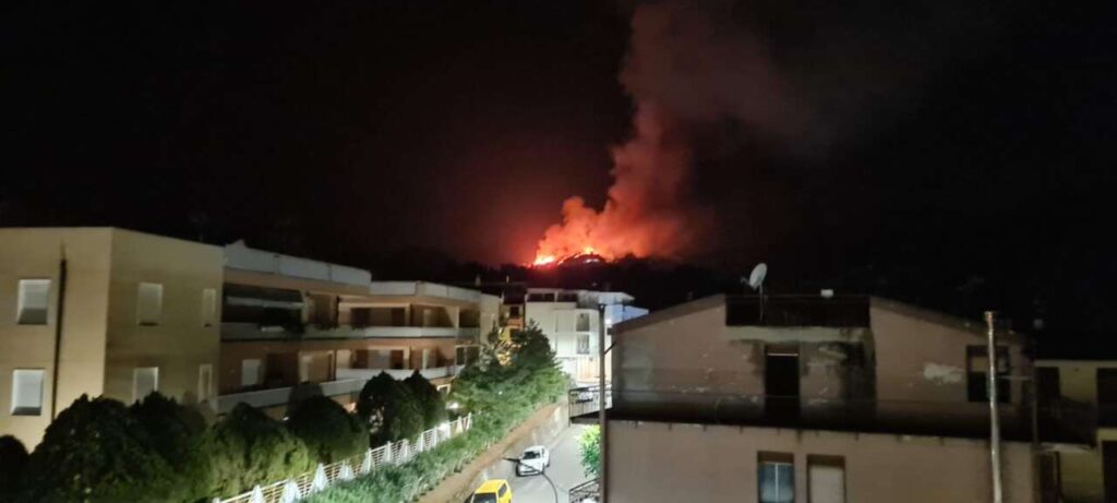 INCENDI – Grasso (FI):  Chiederò che sia dichiarato lo Stato di crisi e di emergenza