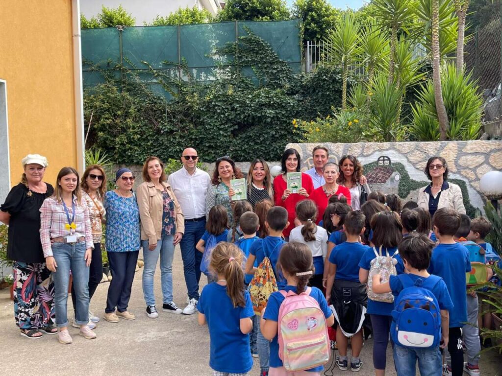 SINAGRA – “Il Favolfiore – favole per crescere” ieri la presentazione del libro di Virna Chessari