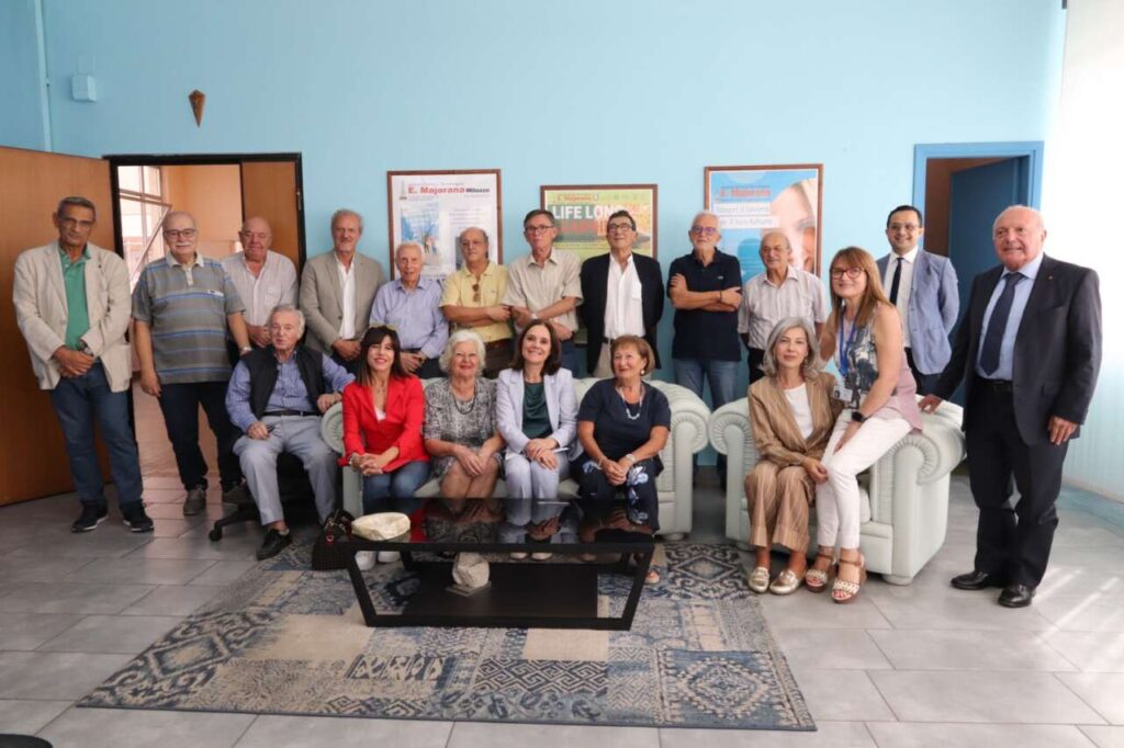 FESTA DEI NONNI 2023 – Al Majorana di Milazzo dialogo fra generazioni per una relazione oltre il tempo