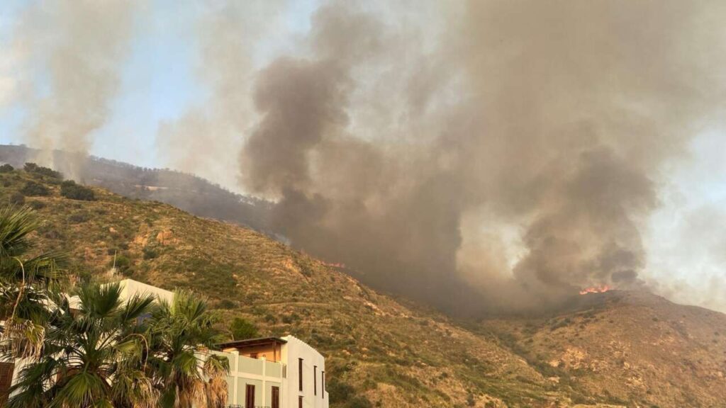 FOTO – L’incendio a Gioiosa Marea