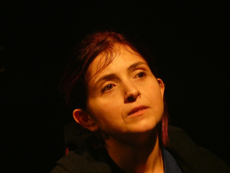 LUDOPAZZA – Sabrina Marchetti svela in teatro il dramma della dipendenza da gioco d’azzardo