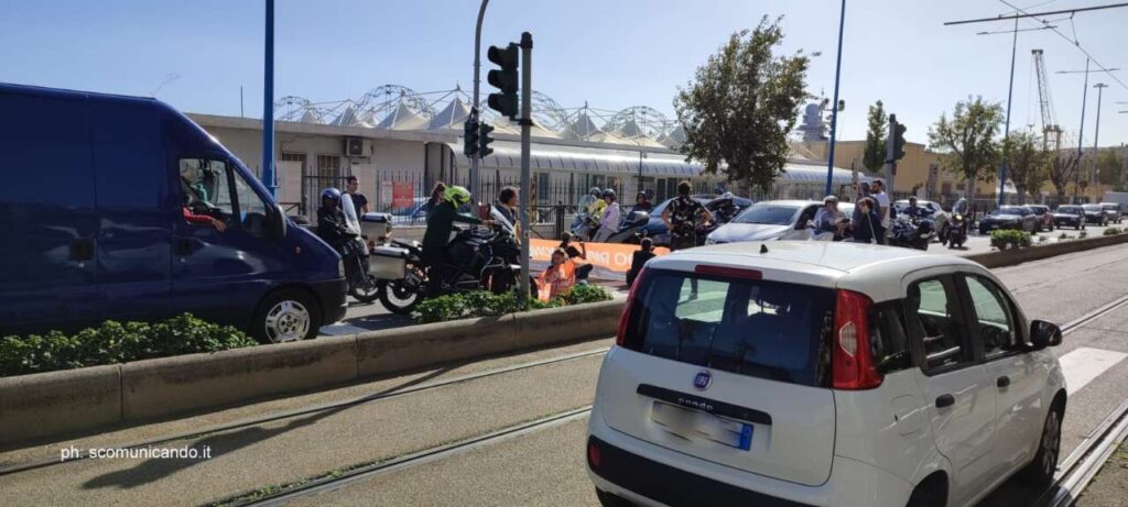 ULTIMA GENERAZIONE – Anche a Messina oggi si manifesta