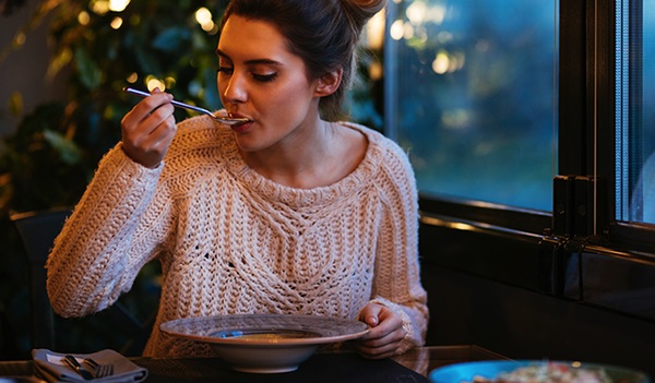 ARRIVANO FREDDO E VACANZE NATALIZIE – Come proteggere l’intestino