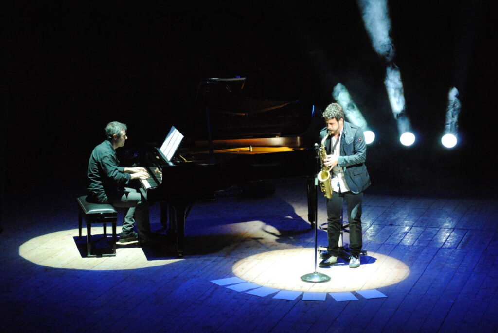 FRANCESCO CAFISO & MAURO SCHIAVONE – Domenica 10, al Palacultura Antonello, concerto per la Filarmonica Laudamo