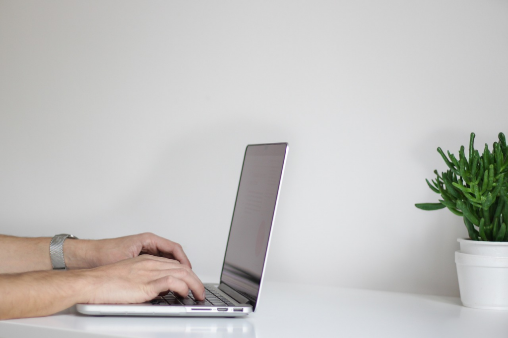 INTRATTENIMENTO WEB – Tutto in un clic