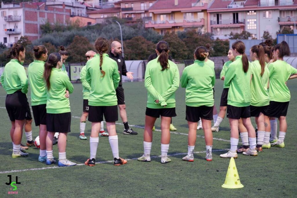 CALCIO – Le squadre femminile della Junior Sport Lab aprono il 2024 con due sfide in casa