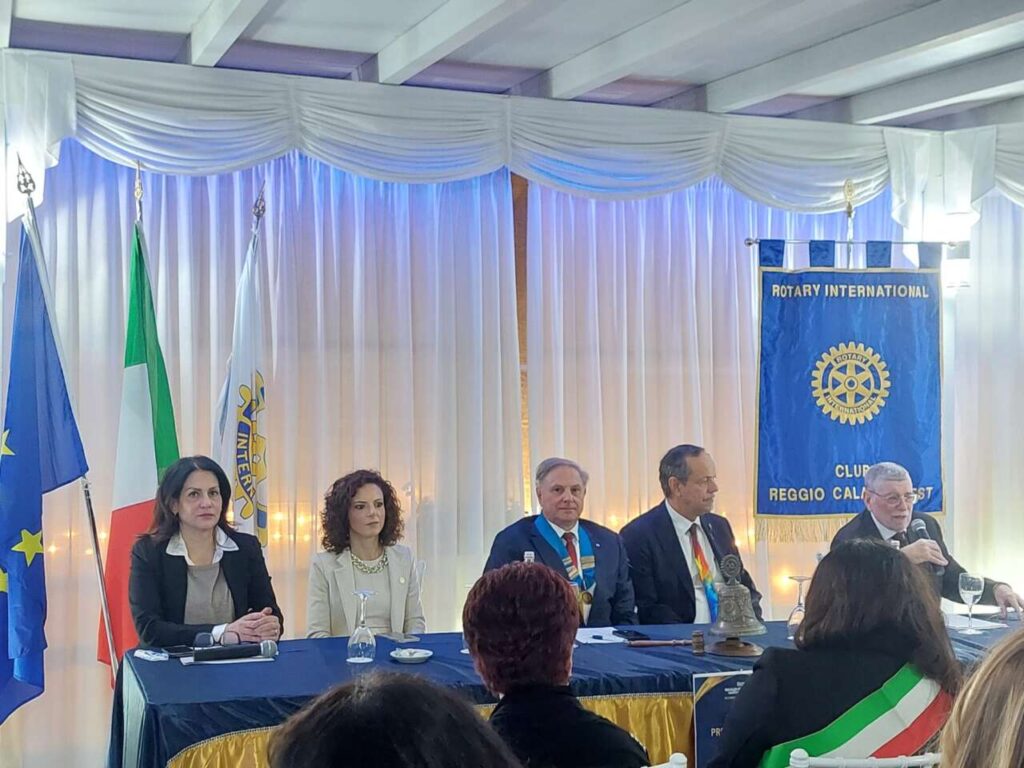 ROTARY CLUB – Al Presidente Vincenzo Pedone il Premio Professionalità 2024