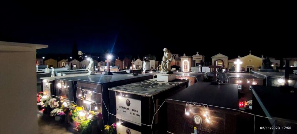 BROLO – Arrestati al cimitero. Stavano portando via pluviali ed oggetti di rame