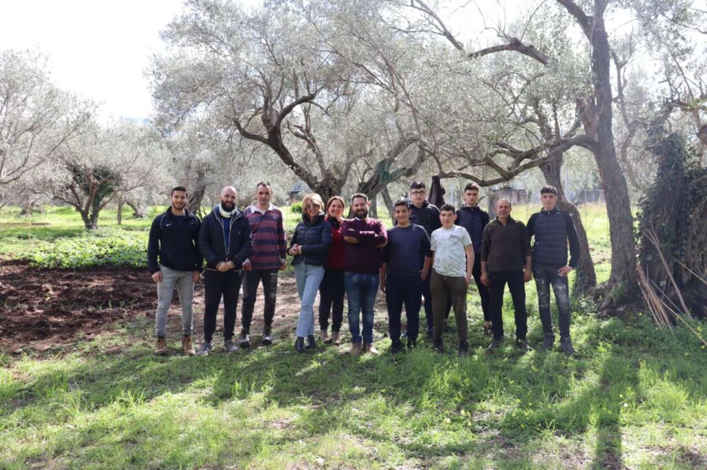 COLTIVIAMO INSIEME SEMI DI SPERANZA – Continua la proficua collaborazione tra Caritas Diocesana di Patti e Istituto Tecnico Agrario di Caronia per il nuovo orto sociale ubicato a Sant’Agata di Militello