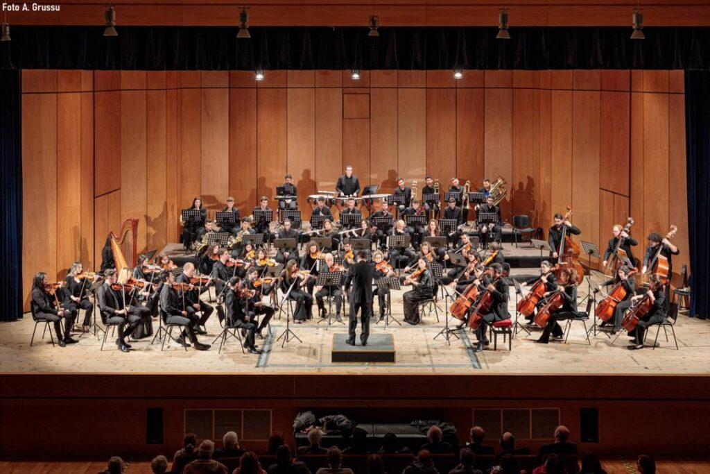 MARCO GIANI & ORCHESTRA CONSERVATORIO CORELLI – Domenica 17 al Palacultura “Antonello” concerto per la Filarmonica Laudamo