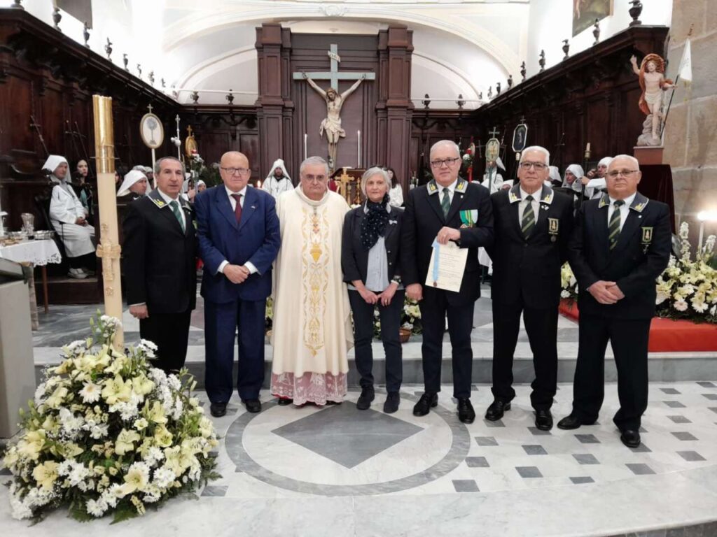 RICONOSCIMENTI – Medaglia di bronzo di benemerenza del Sacro Militare Ordine Costantiniano di San Giorgio alla sezione A.N.F.I. “Fin. V.D.D. Maurizio Gorgone” di Sant’Agata di Militello