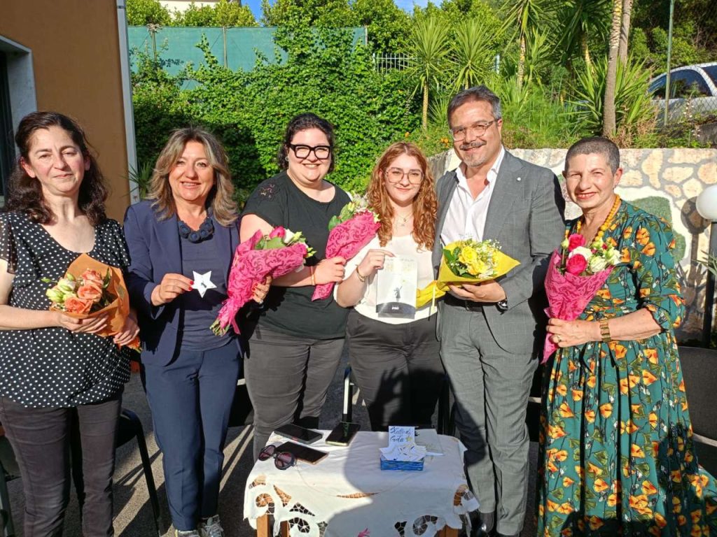 SINAGRA – Il maggio dei libri nei giardini, terzo appuntamento con “Stelle di carta” di Giulia Bonfiglio