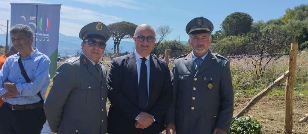 PATTI – Messi a dimora duecentocinquanta alberi nella Riserva Naturale Orientata “Laghetti di Marinello”