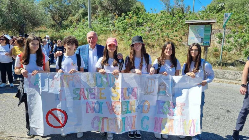 TINDARI – L’Istituto Comprensivo “S. D’Arrigo” tra i protagonisti dell’evento “Scommetti sul tuo futuro” al Teatro Greco