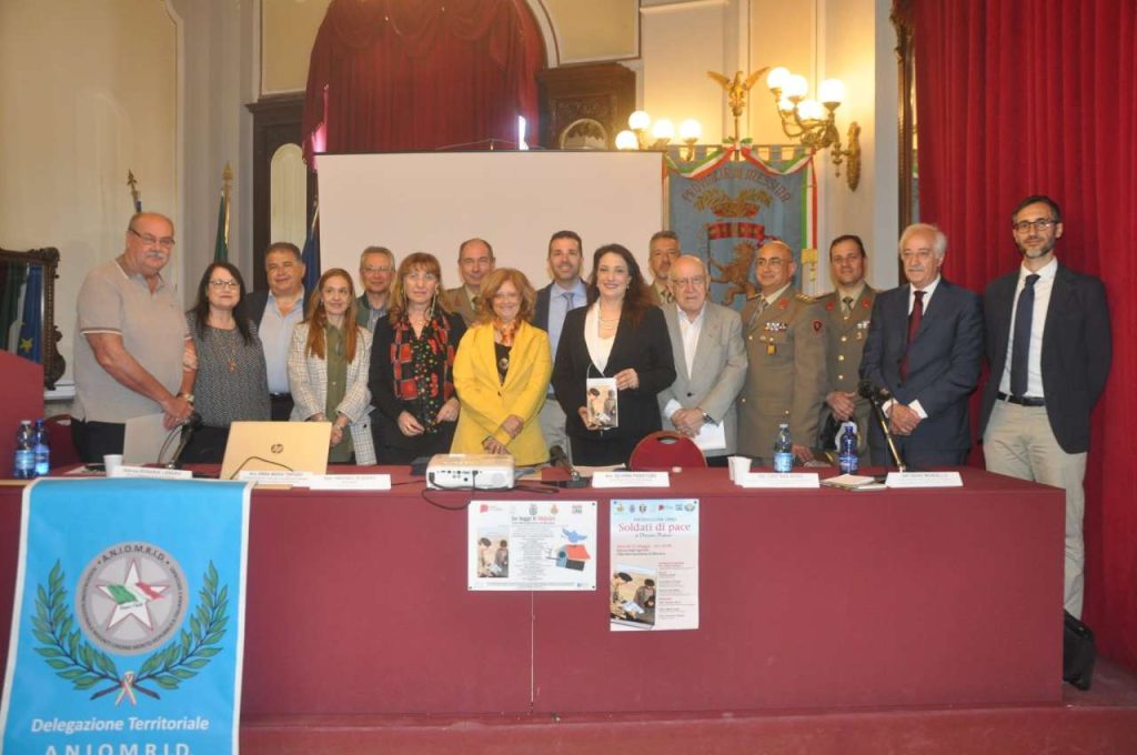 SOLDATI DI PACE – I soldati italiani sono un esempio di umanità e sensibilità