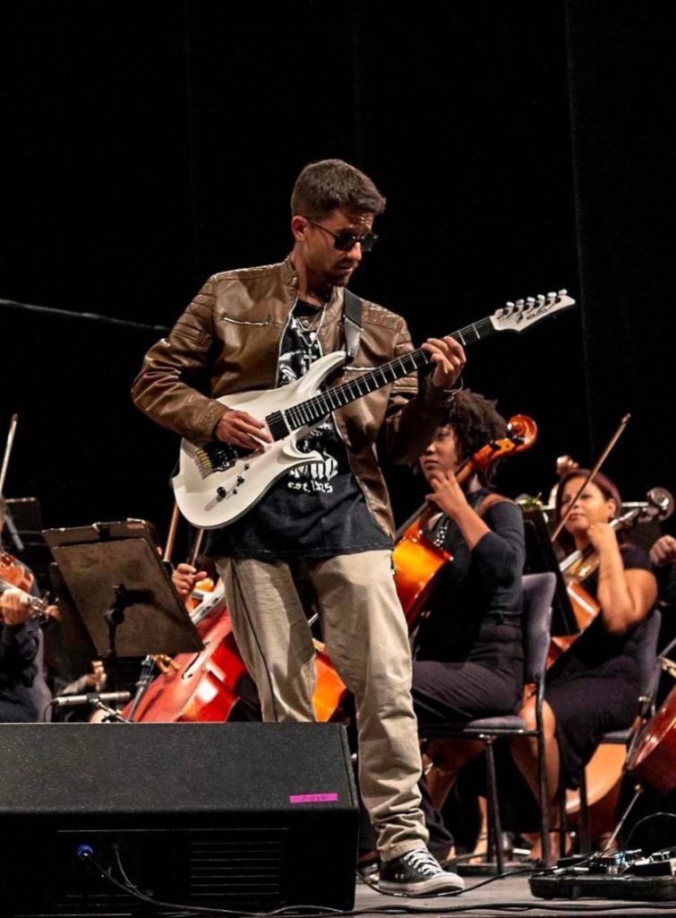 CHITARRISTI D’ECCELLENZA – Lo Surdo ha conquistato un posto immortale nella memoria collettiva degli appassionati di musica