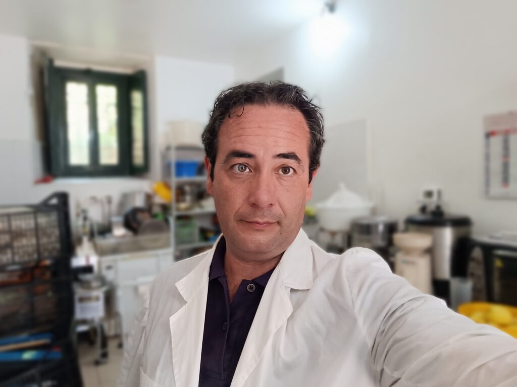 PLACIDO SALAMONE – “La gastronomia e la tradizione pasticcera austriaca nell’ Italia borbonica”