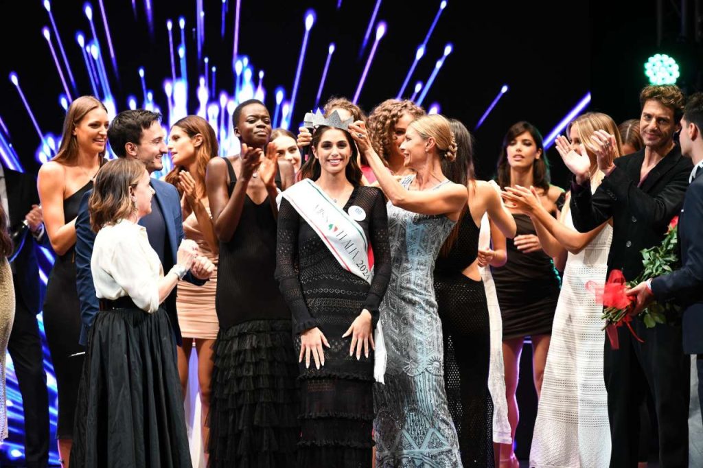 MISS ITALIA 2024 – Trionfa la 24enne toscana Ofelia Passaponti
