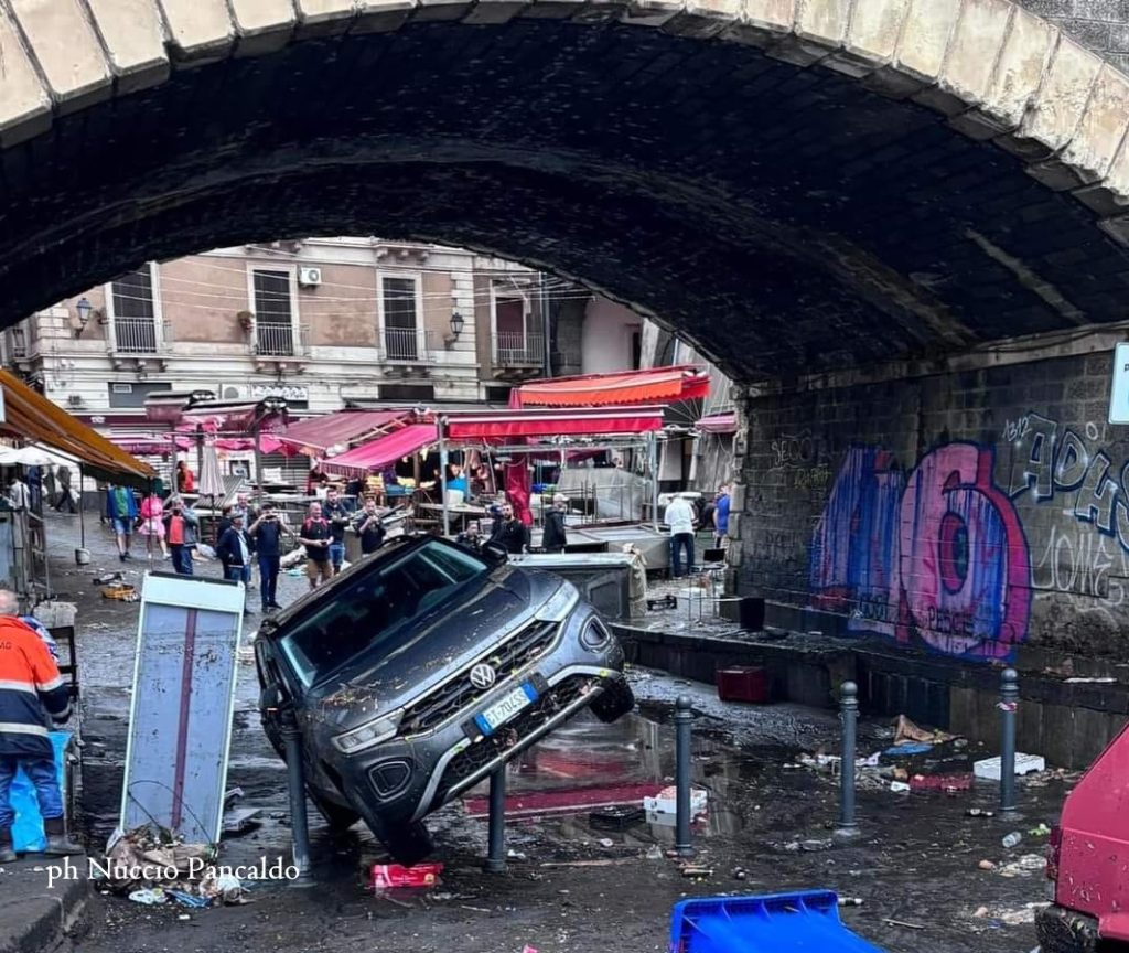 PIOGGIA & FOTO –  L’alluvione di oggi a Catania