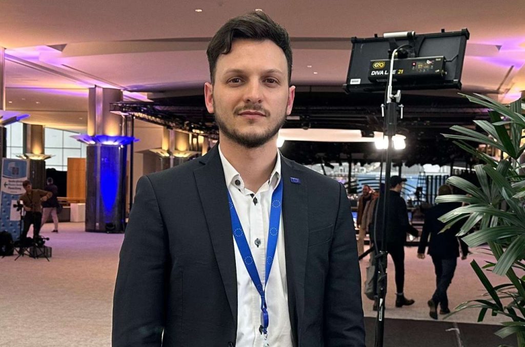 CARONIA – Alessandro Magistro presenta il gruppo politico “Futura Caronia” e annuncia una probabile candidatura a sindaco
