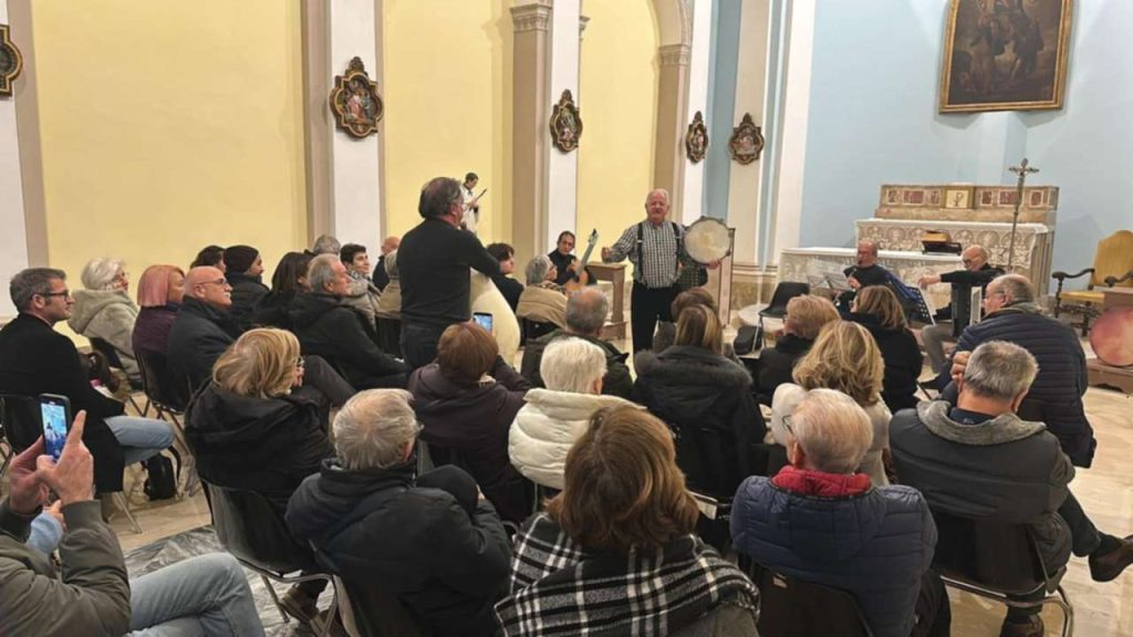 CUNTI E CANTI – Un notevole successo per la rassegna voluta dall’Associazione Banca della Speranza