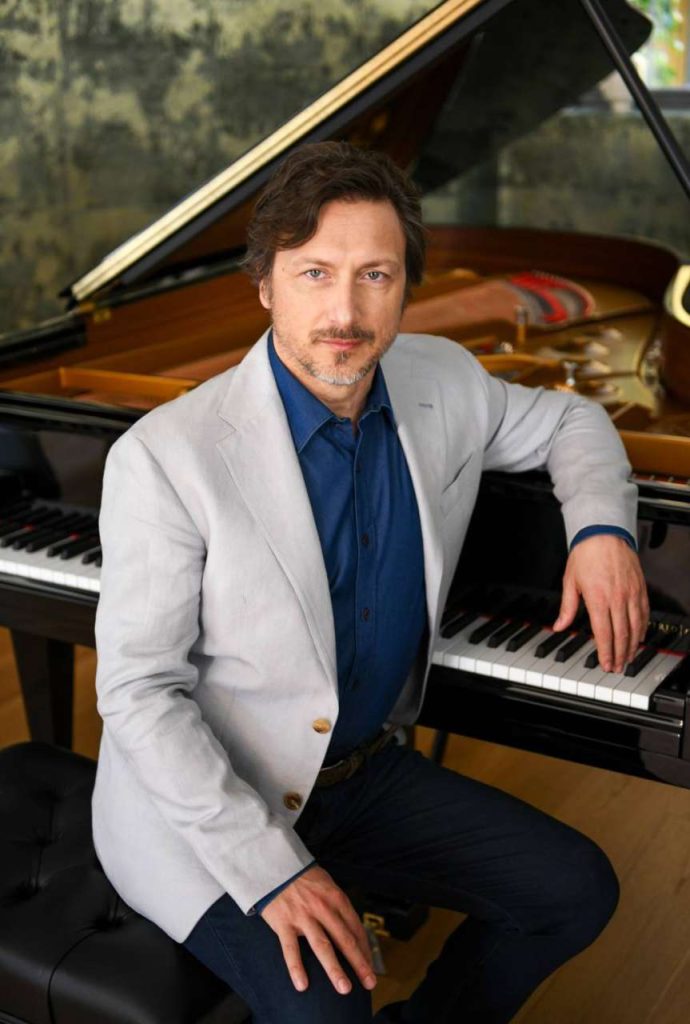 FRANCESCO LIBETTA & FILARMONICA LAUDAMO ENSEMBLE – Domenica 12 gennaio, concerto al Palacultura Antonello