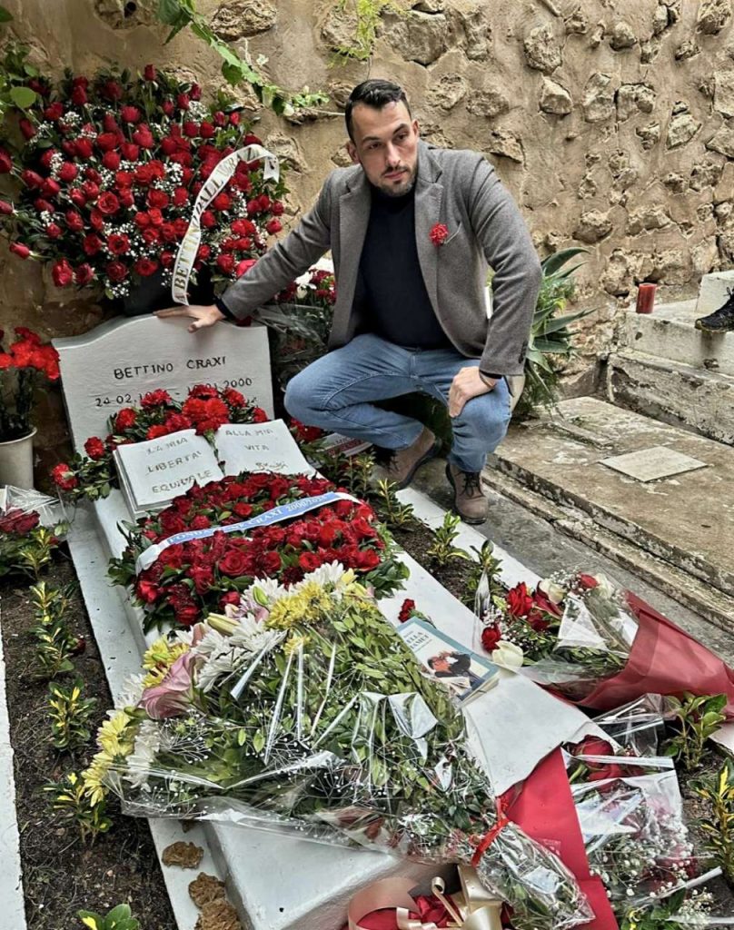 RICORDANDO CRAXI – Anche Salvatore Di Bartolo si è recato ad Hammamet per rendere omaggio allo statista