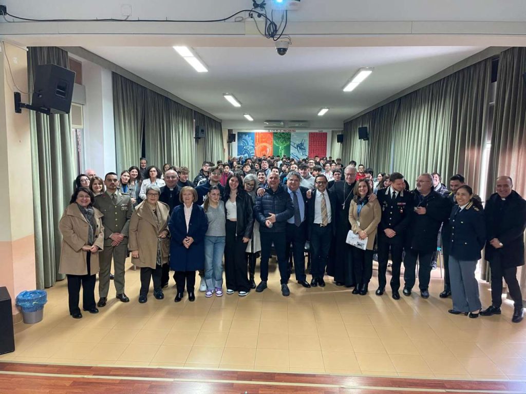 MAJORANA MILAZZO – Atmosfera di gioia e gratitudine per la visita di  S. E.  Rev.ma Arcivescovo Giovanni Accolla
