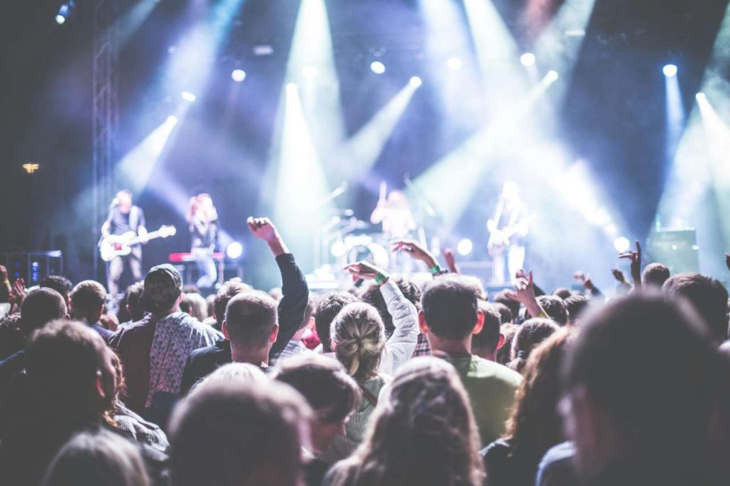 DIVERTIRSI SENZA SPENDERE TROPPO? – Sì, si può fare!