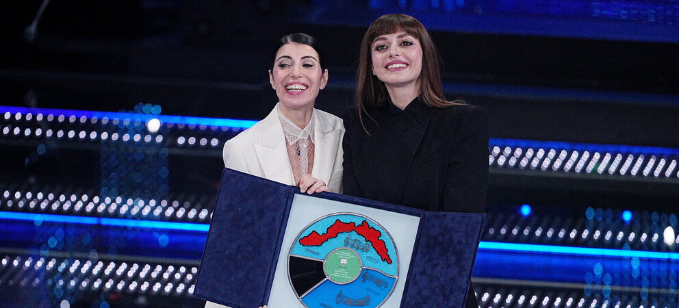 SANREMO 2025 – Nella serata delle Cover trionfano Giorgia e Annalisa con Skyfall