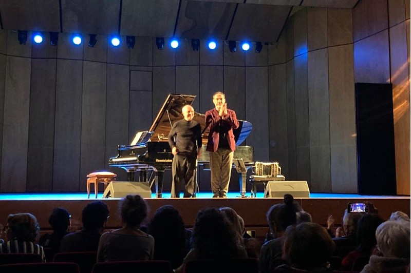 CONCERTO PER LA LAUDAMO – Il dialogo intenso e raffinato nell’incontro tra Daniele di Bonaventura e Giovanni Renzo