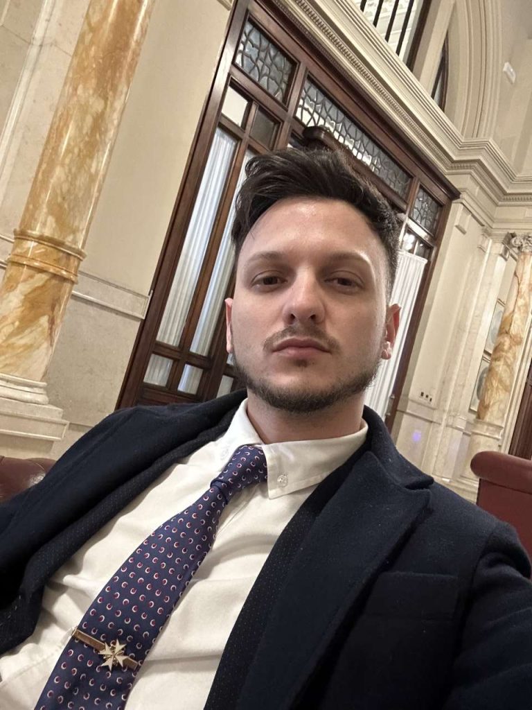 ALESSANDRO MAGISTRO – Il social media manager è stato nominato esperto del sindaco Bonsignore