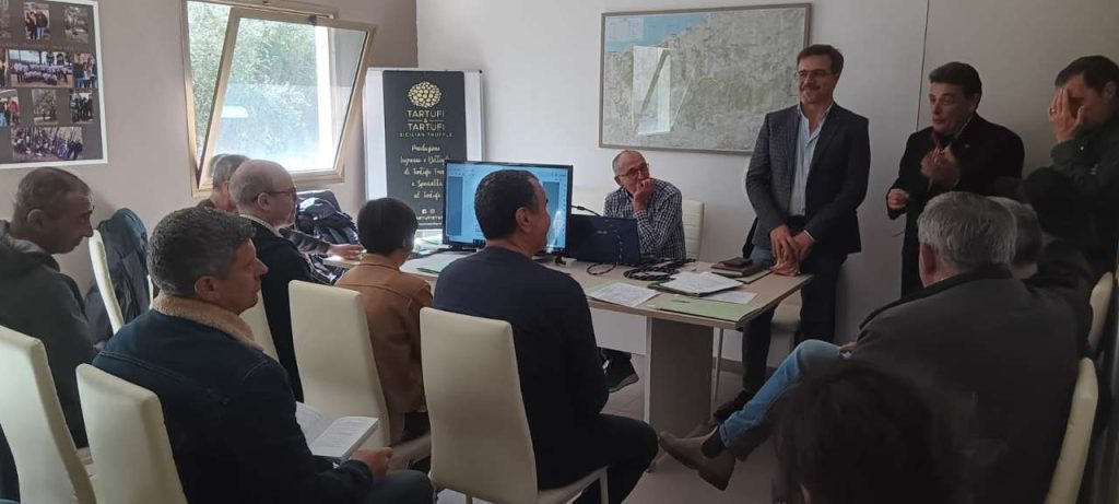 FORMAZIONE & TERRITORIO – “Tartufi & Tartufi” ha ospitato il primo corso formativo per aspiranti tartufai