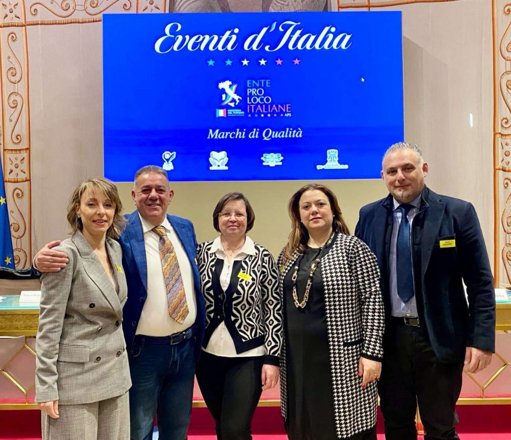 OLIVERI – “Il Miele abbraccia il Formaggio, due sapori due mestieri”