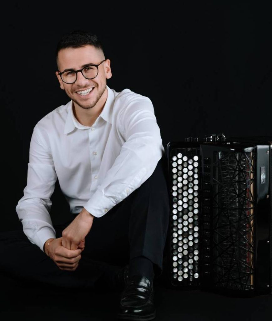 LORENZO ALBANESE – Domenica 13 al Palacultura Antonello, concerto per la Filarmonica Laudamo