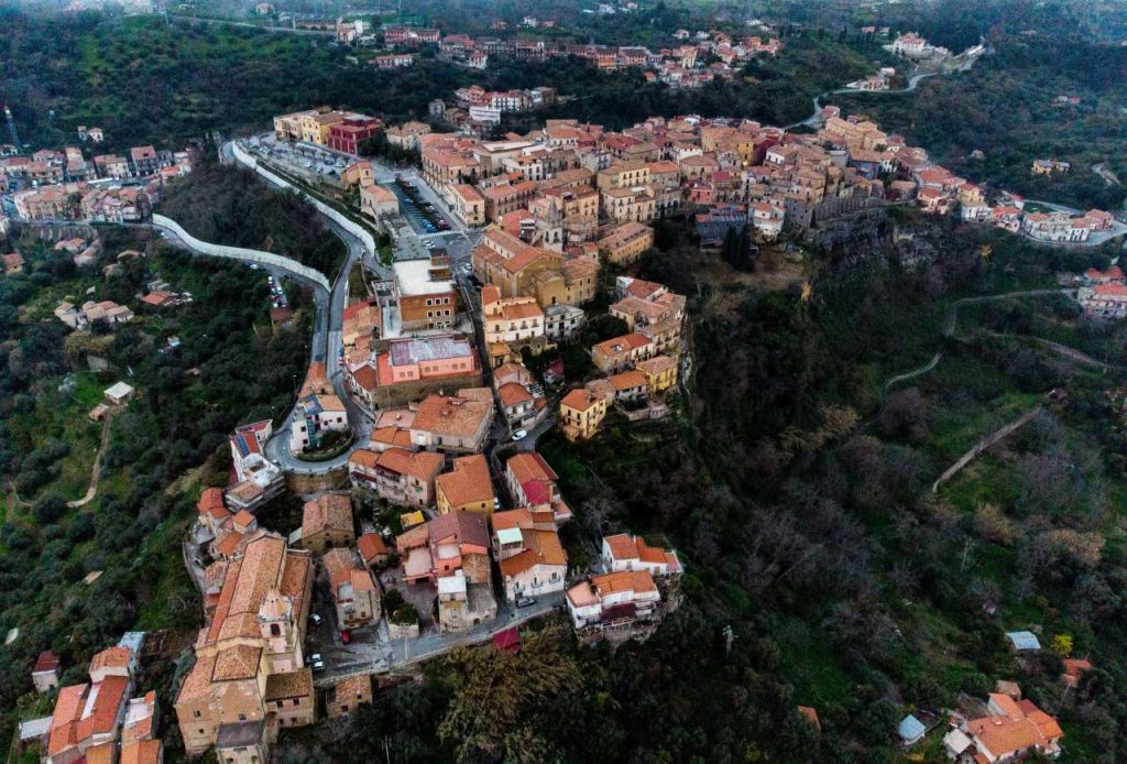 NASO PUNTA SUL TURISMO – Indetto un concorso pubblico per Noleggio Con Conducente