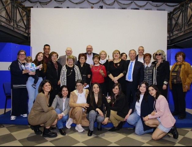 DEBUTTI TEATRALI – A Brolo ieri quello di “Sana curiosità… non pi curtigghiu”