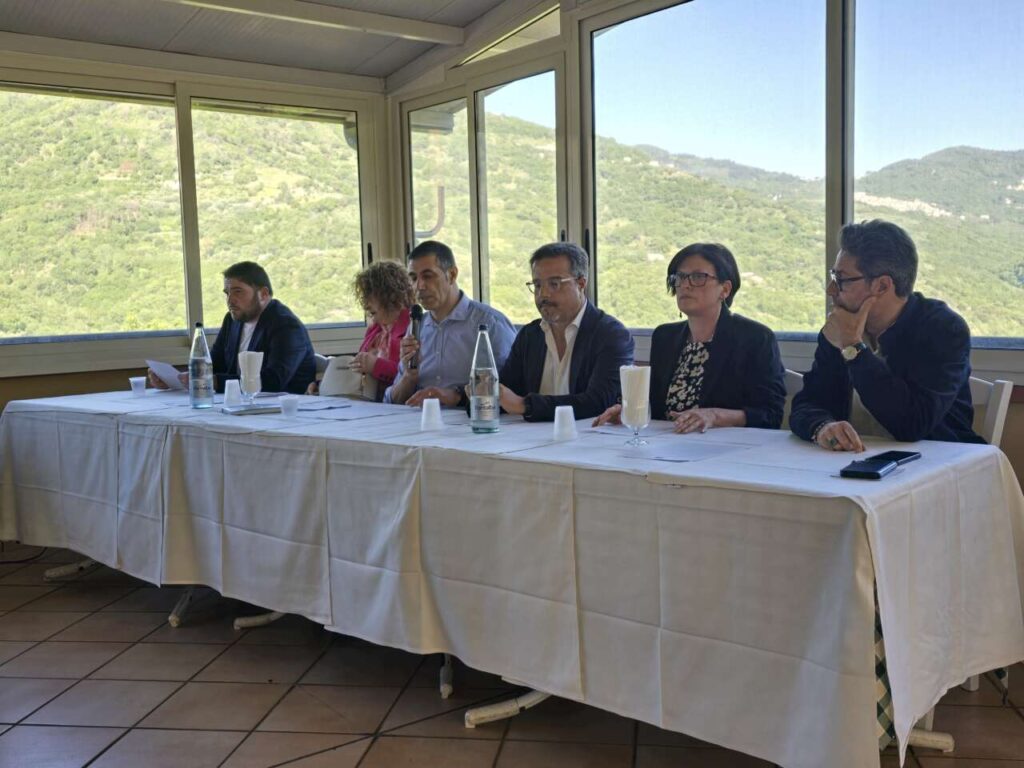 SINAGRA – Si dimettono i consiglieri di maggioranza. Il consiglio comunale sarà sciolto