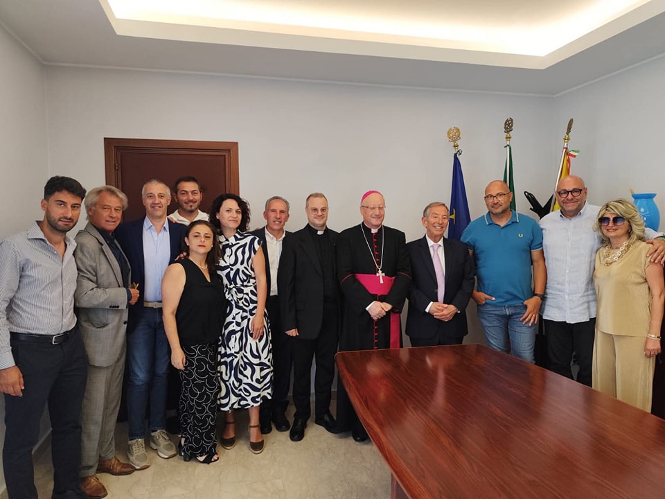 BROLO – Visita pastorale Mons. Giombanco, oggi focus su amministrazione e imprenditori