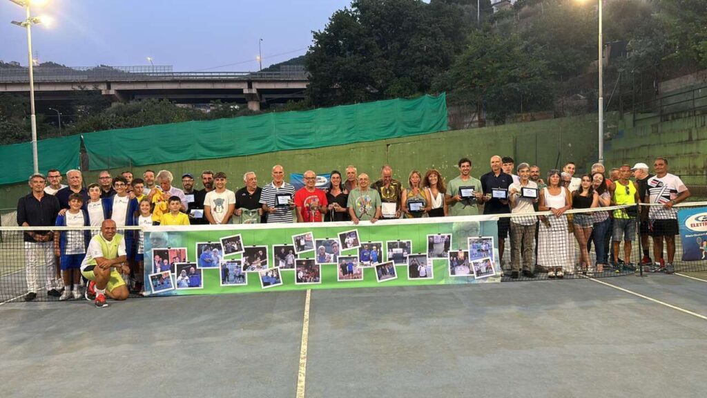 CAMPIONATI SICILIANI VETERANI TENNIS 2025 – a Brolo un’edizione speciale nel ricordo di Stefano Spinella